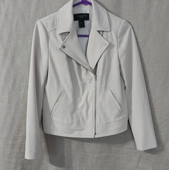 Ann Taylor Jackets size 4P petite color cream - Picture 12 of 13